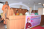  Sri. Swamy Shanthimayananda addressing the students